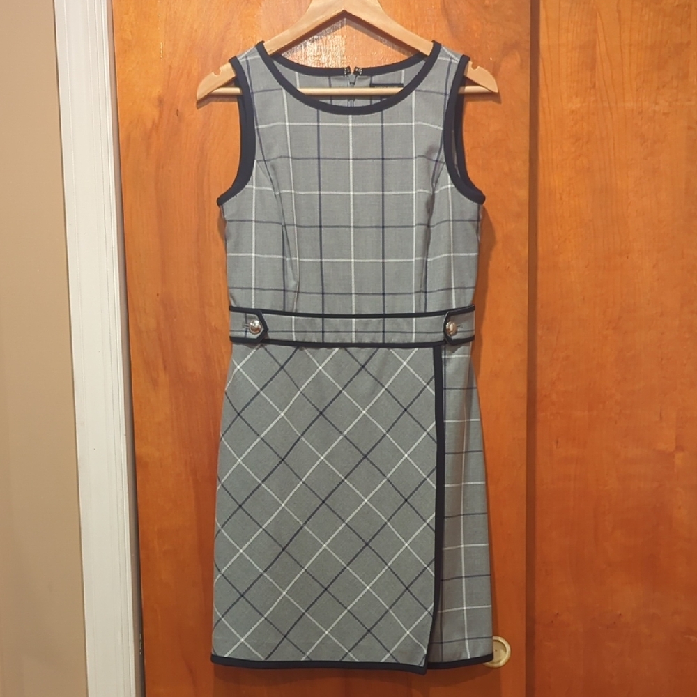 Elegant Gray Plaid Sleeveless Dress